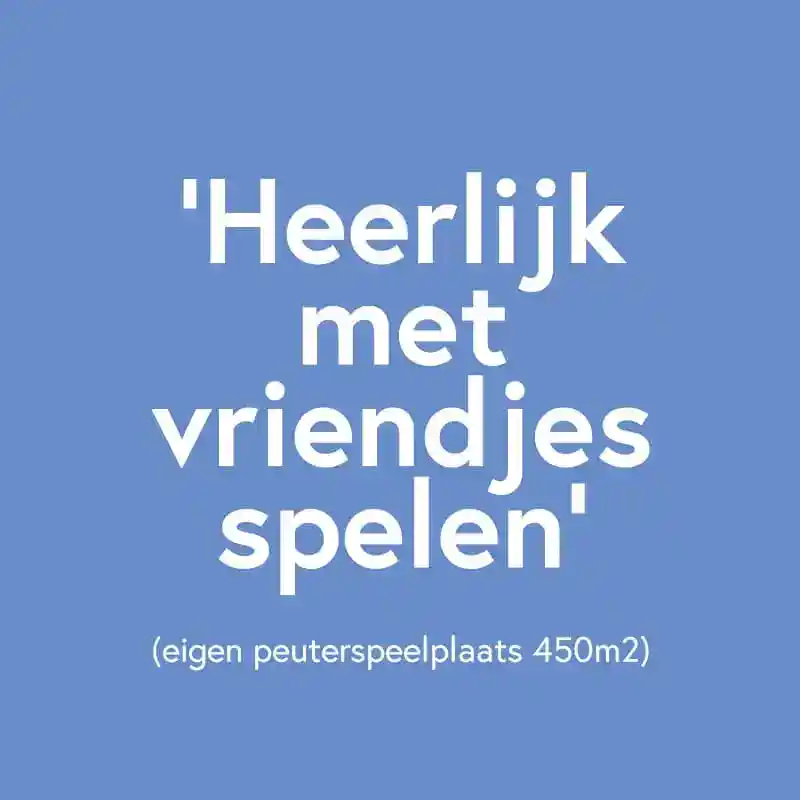 peuters-spelen-samen-eigen-speelplaats-450m2-ark-oss » Kinderopvang in Oss Twee lachende peuters spelen samen op de eigen, ruime peuterspeelplaats van 450m2 bij Kindercentrum de Ark in Oss.